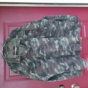 EUC worn once.  Suzanne Betro denim jacket